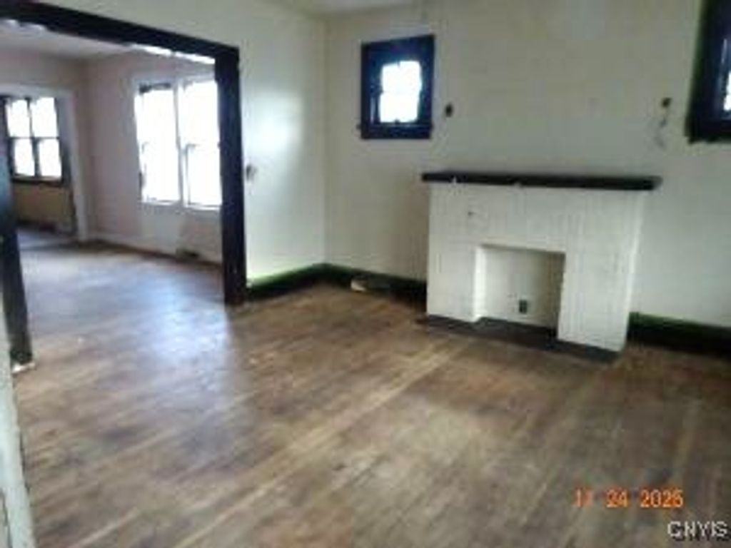 Photo of 806 WAVERLY Place, Utica, NY 13502 (MLS # S1652771)