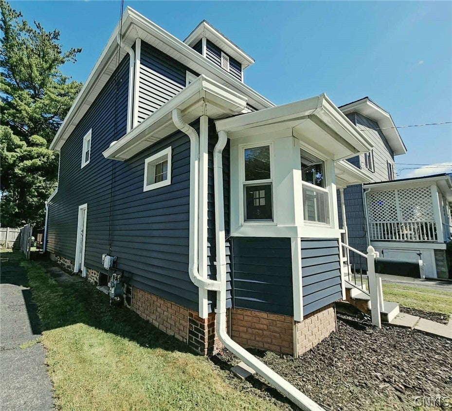 325 W Jackson Street