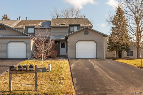 Condo For Sale - 8215 Beehive Circle<br/> Clay, NY 13090