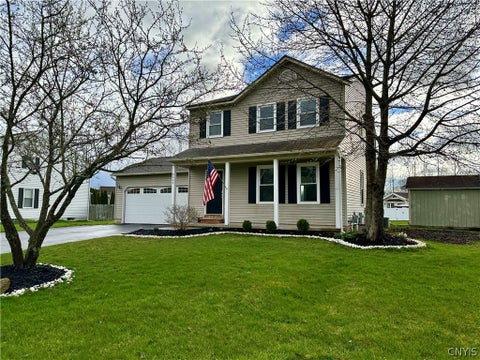 Photo of 8662 Bayview Drive Dr, Cicero, NY 13039 (MLS # S1690110)