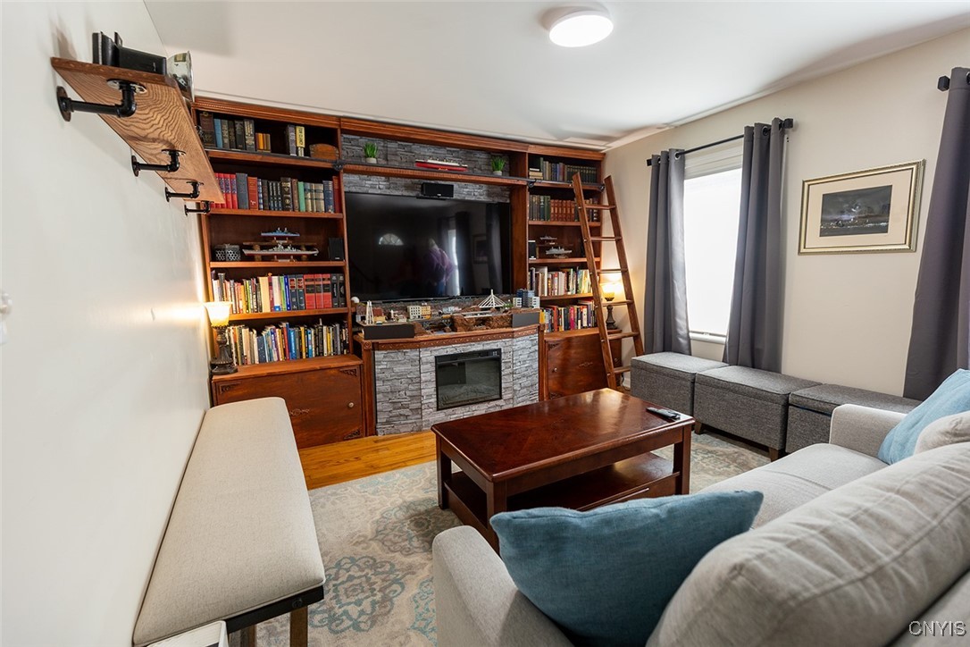 213 Oak Street, Syracuse, New York image 8
