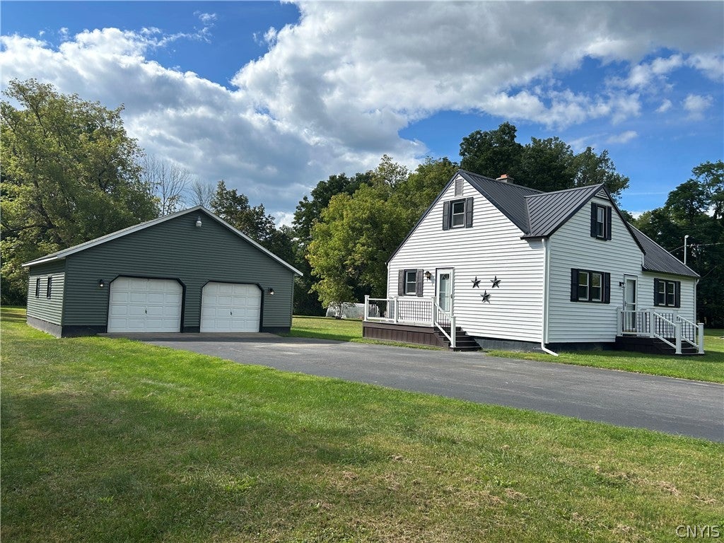 3772 Hand Place