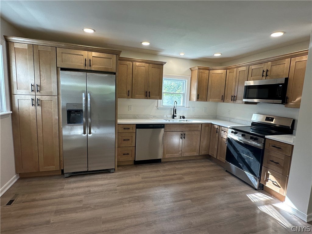 3772 Hand Place