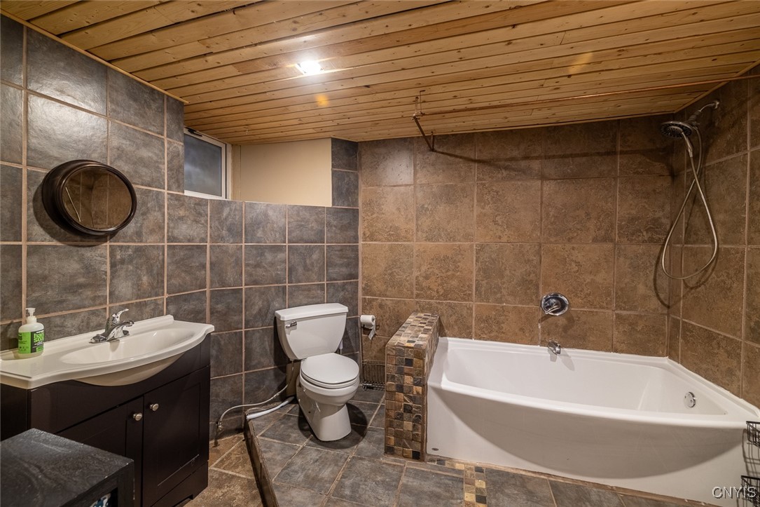 5726 Walker Road, Utica, New York image 23