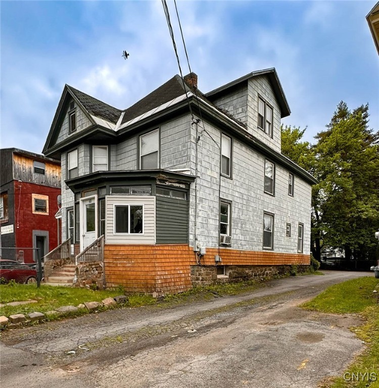 40 E River Street