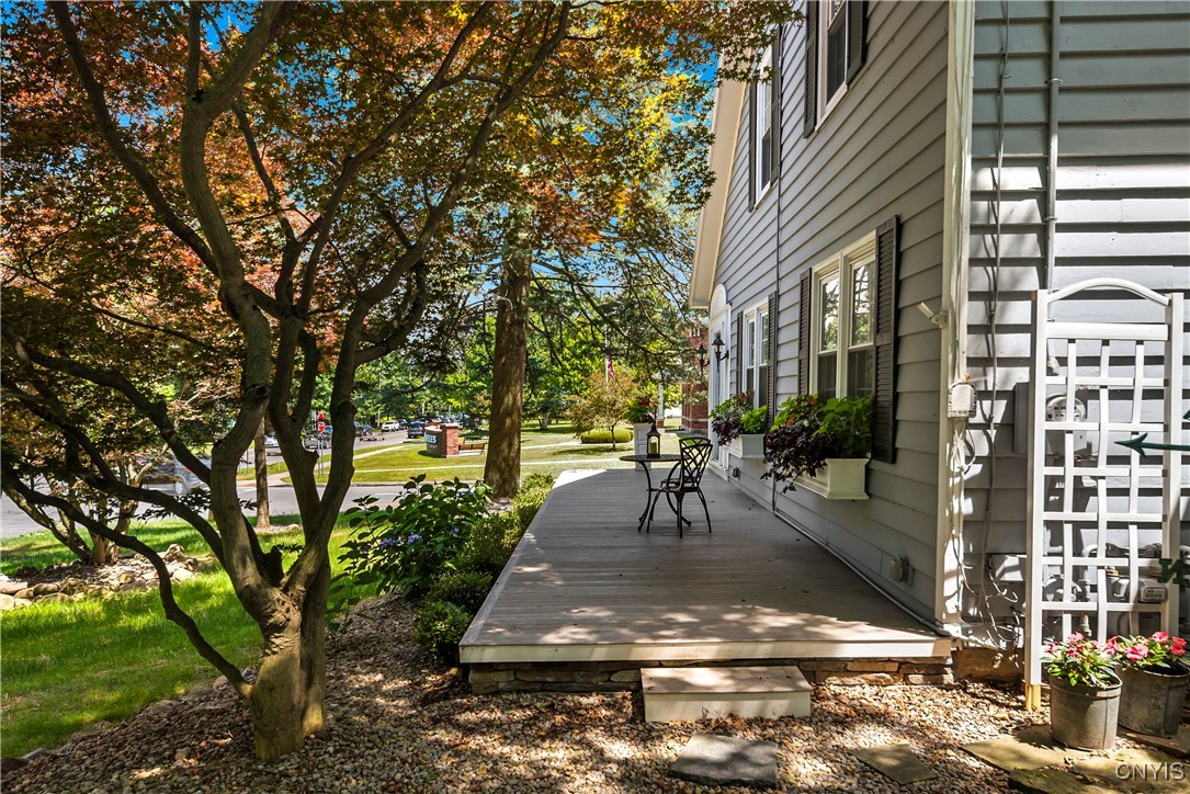 81 W Genesee Street