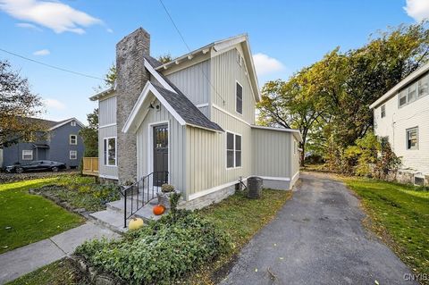 Photo of 127 W W Warrington Road, Syracuse, NY 13205 (MLS # S1652685)