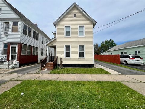 Photo of 1018 Morris ST, Utica, NY 13501 (MLS # S1684967)