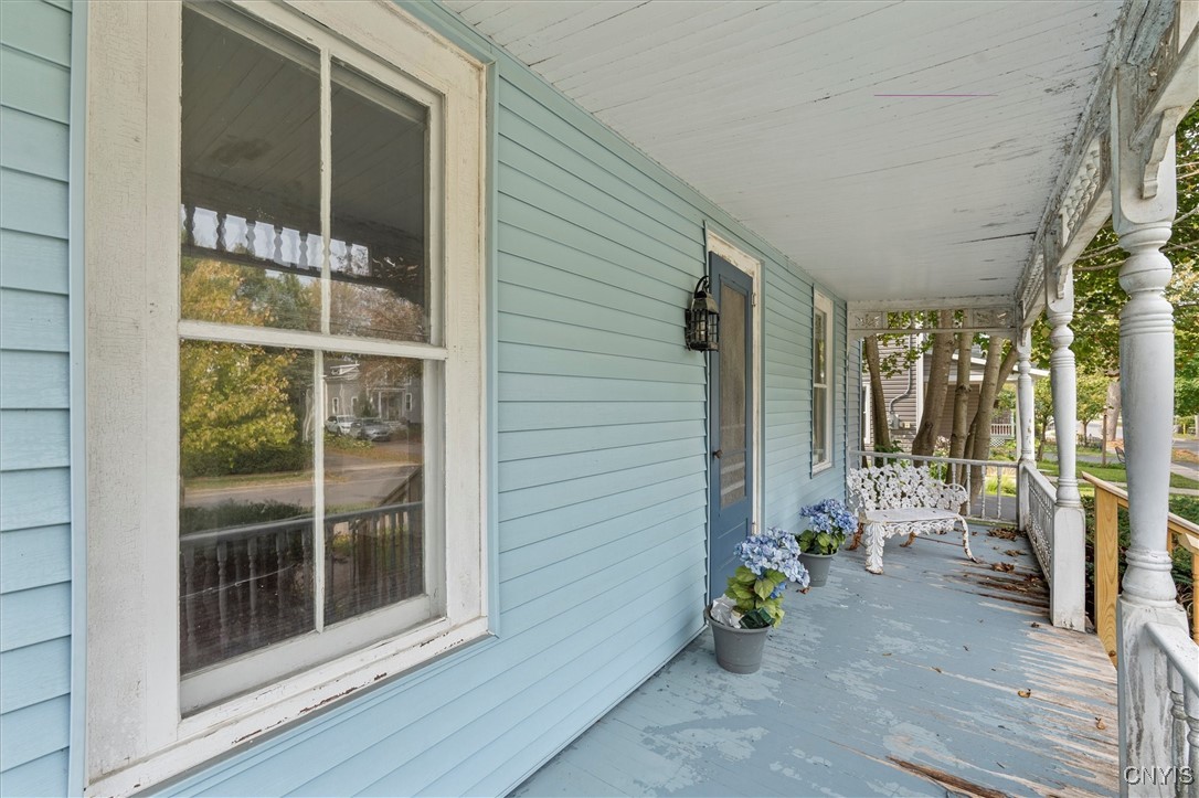 35 W Elizabeth Street