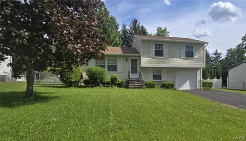 Homes For Sale - 8361 Sextant Drive Dr<br/> Onondaga County, Clay, NY 13027