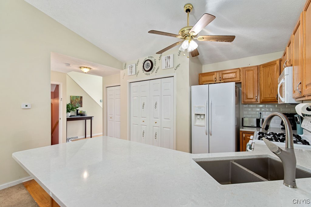 3635 Black Brant Drive Dr, Clay, New York image 7