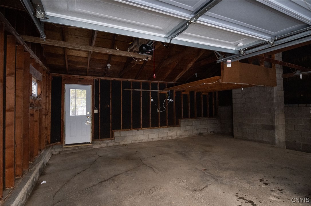 Onondaga, New York 13215, United States, 4 Bedrooms Bedrooms, ,3 BathroomsBathrooms,Residential,Pending,21942