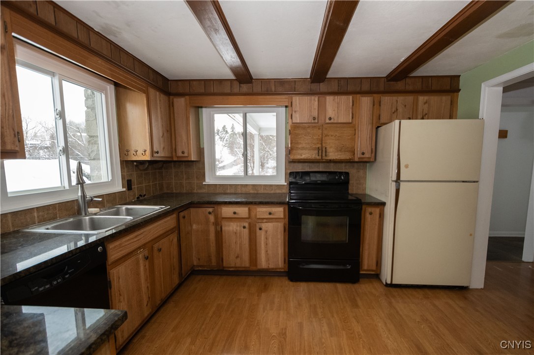 Onondaga, New York 13215, United States, 4 Bedrooms Bedrooms, ,3 BathroomsBathrooms,Residential,Pending,21942