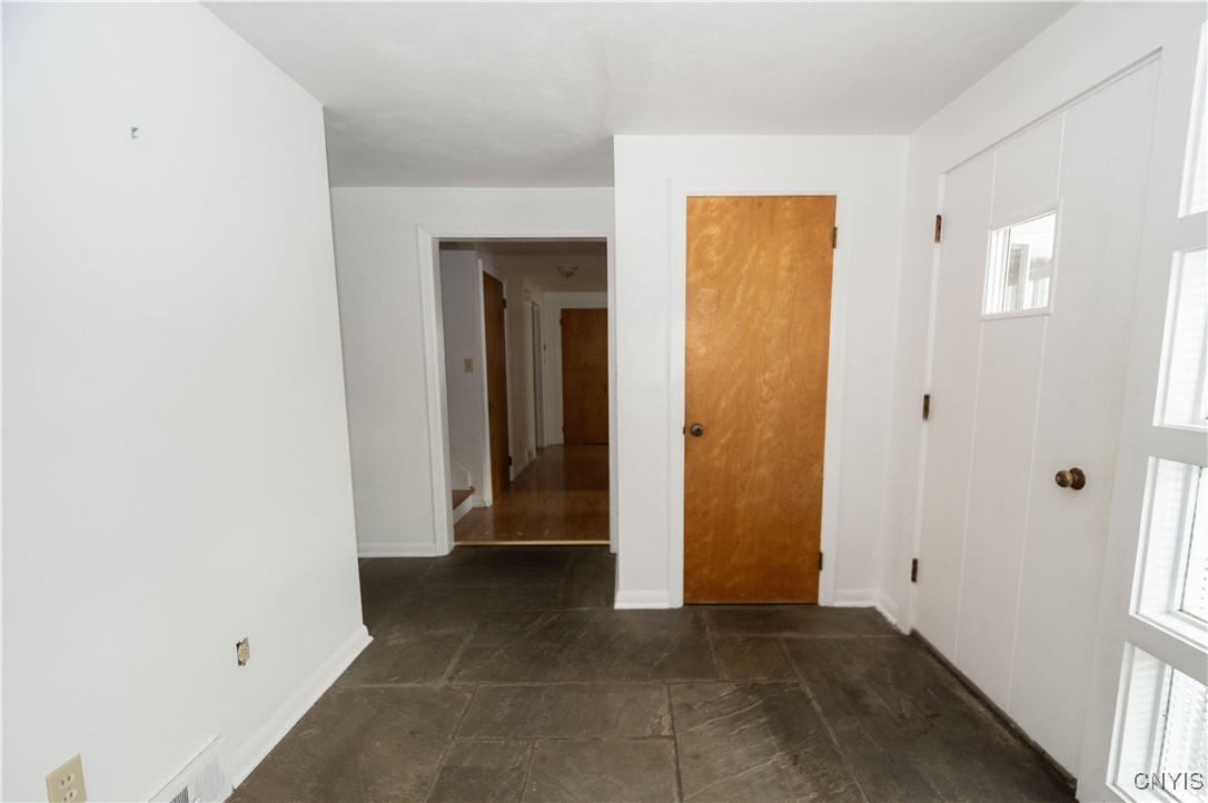 Onondaga, New York 13215, United States, 4 Bedrooms Bedrooms, ,3 BathroomsBathrooms,Residential,Pending,21942