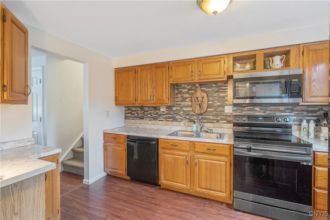 7415 Ventura Circle, Clay, New York image 11