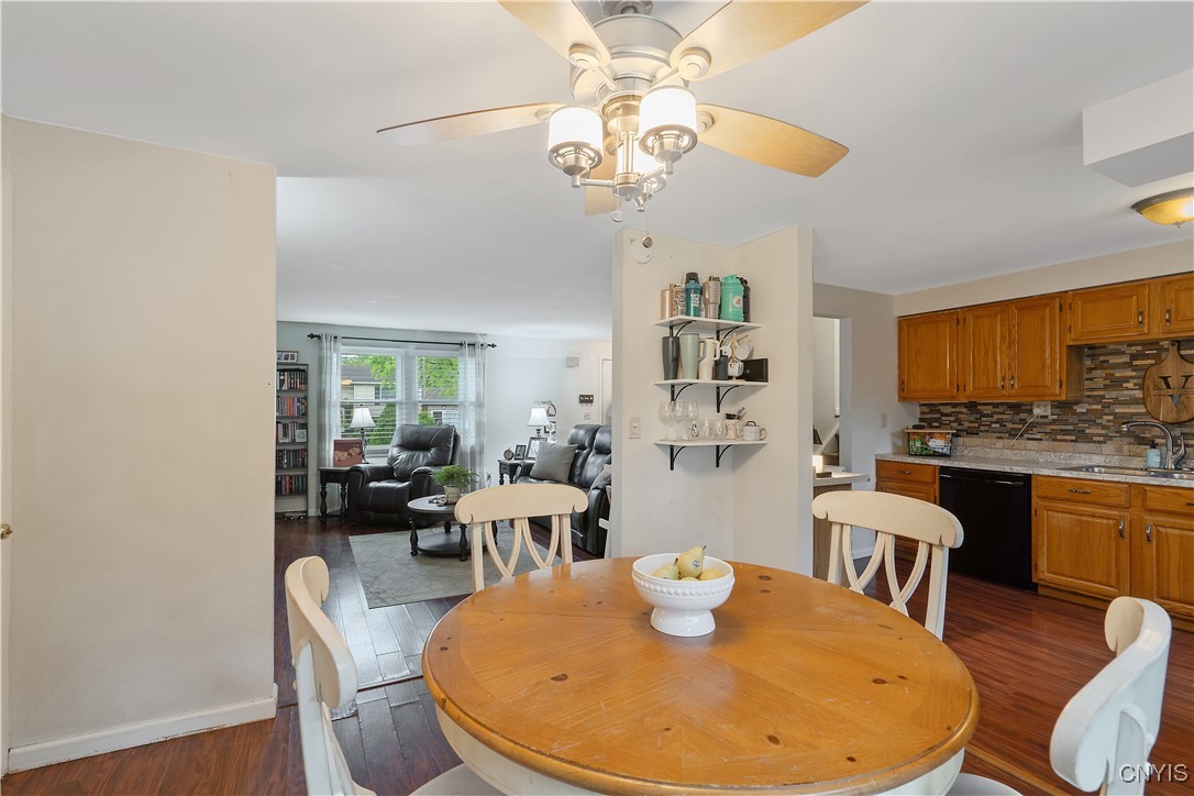 7415 Ventura Circle, Clay, New York image 16