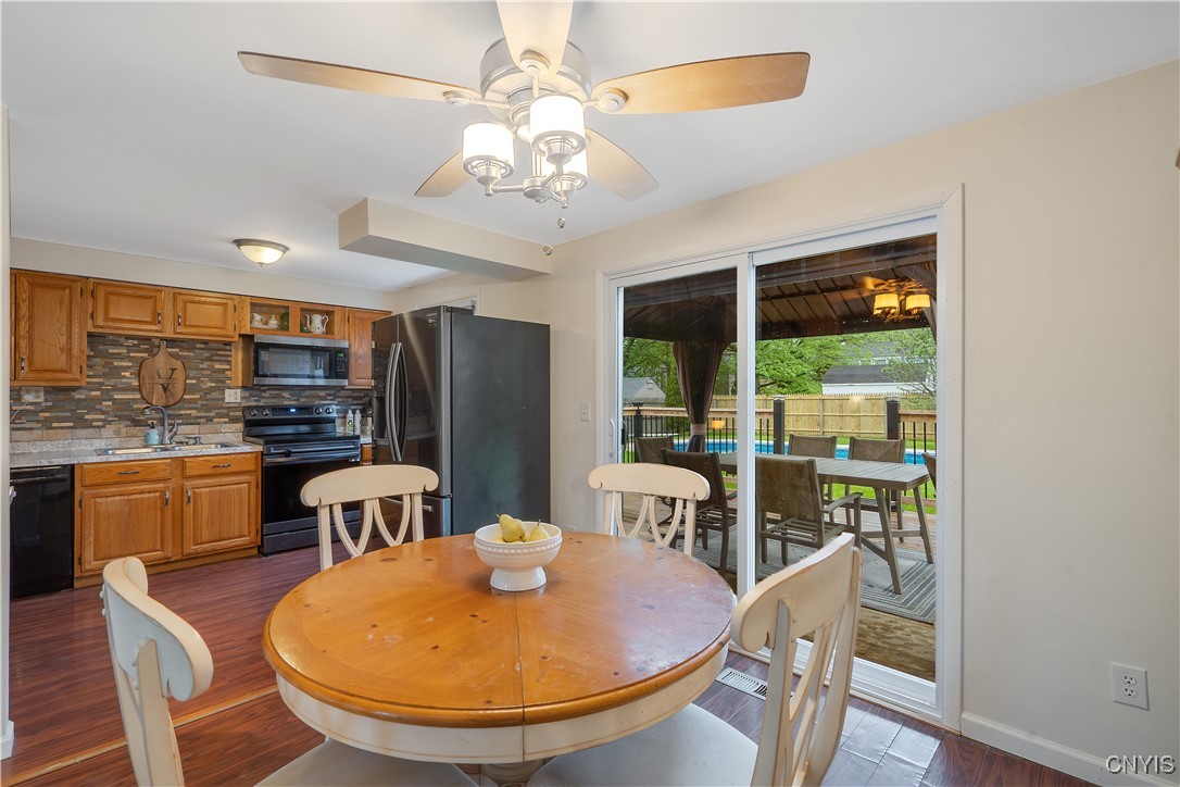 7415 Ventura Circle, Clay, New York image 14