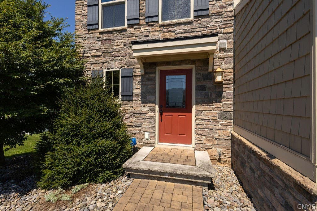 Photo of 127 Brinan Fields RUN, Manlius, NY 13104 (MLS # S1703678)