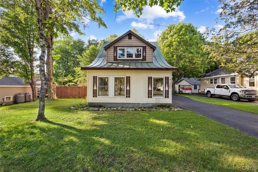 141 Fern Avenue
