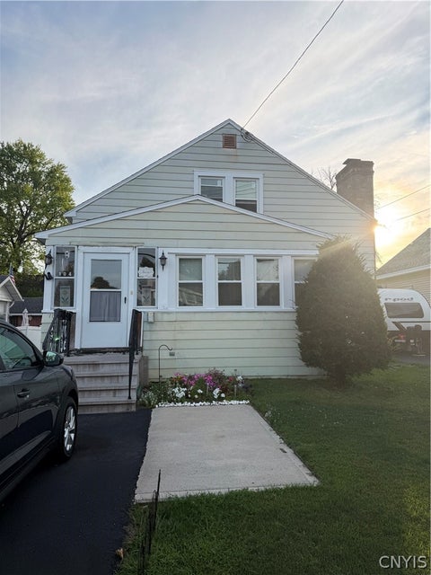 Multifamily For Sale - 104 Roxford Road<br/> Salina, NY 13208