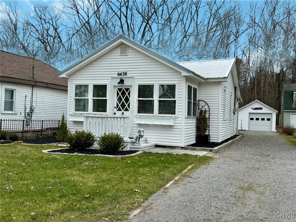 6638 N Lakeshore Road, Verona, New York image 1