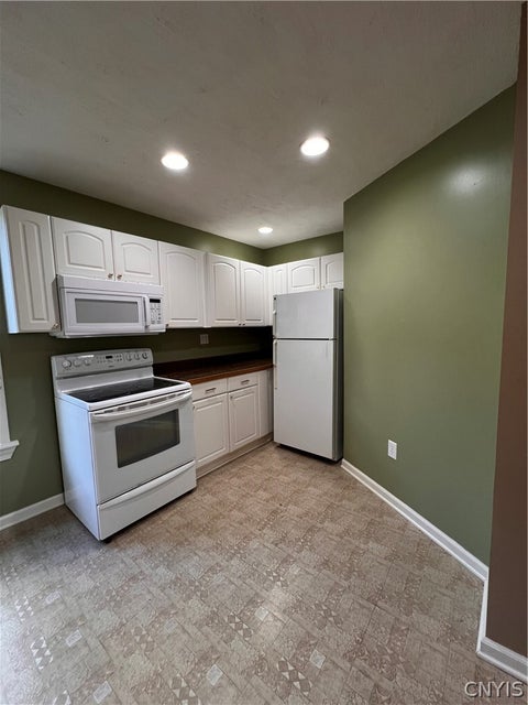 Tiny photo for 1962 Middle Road, Oneida, NY 13421 (MLS # S1724453)