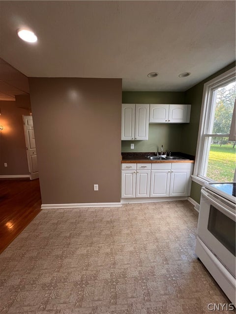 Tiny photo for 1962 Middle Road, Oneida, NY 13421 (MLS # S1724453)