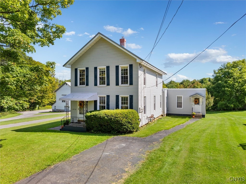 3270 Oneida Street, New Hartford, New York image 1