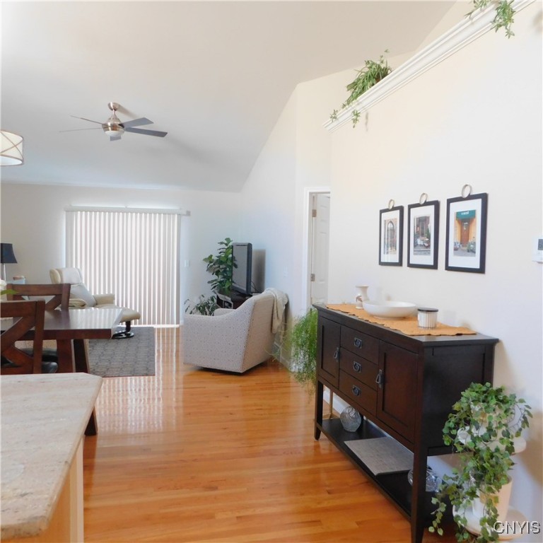 Salina, New York 13088, United States, 2 Bedrooms Bedrooms, ,2 BathroomsBathrooms,Residential,Pending,17276