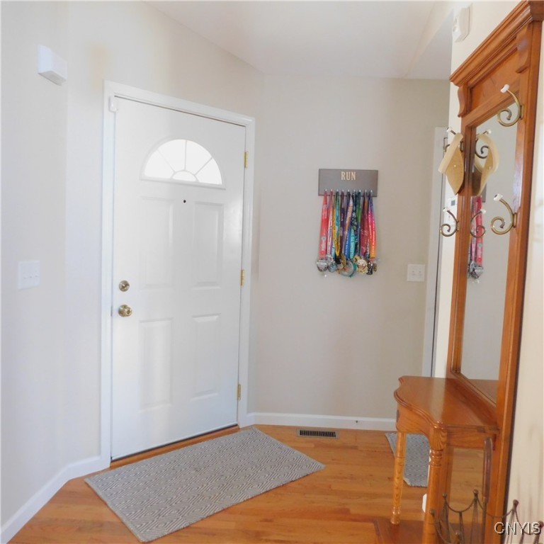 Salina, New York 13088, United States, 2 Bedrooms Bedrooms, ,2 BathroomsBathrooms,Residential,Pending,17276