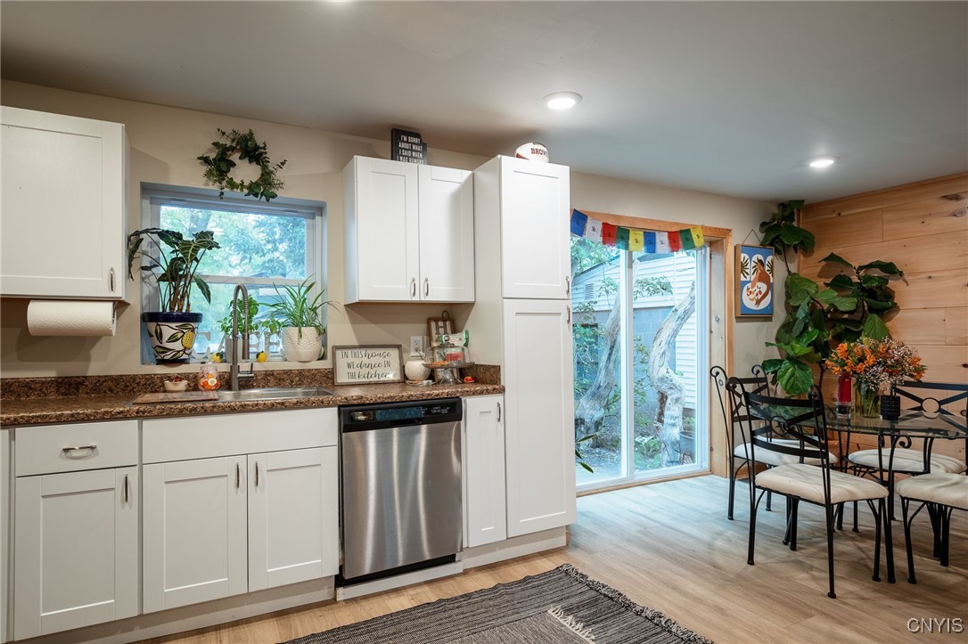 Watertown-City, New York 13601, United States, 5 Bedrooms Bedrooms, ,3 BathroomsBathrooms,Residential,Active,40887