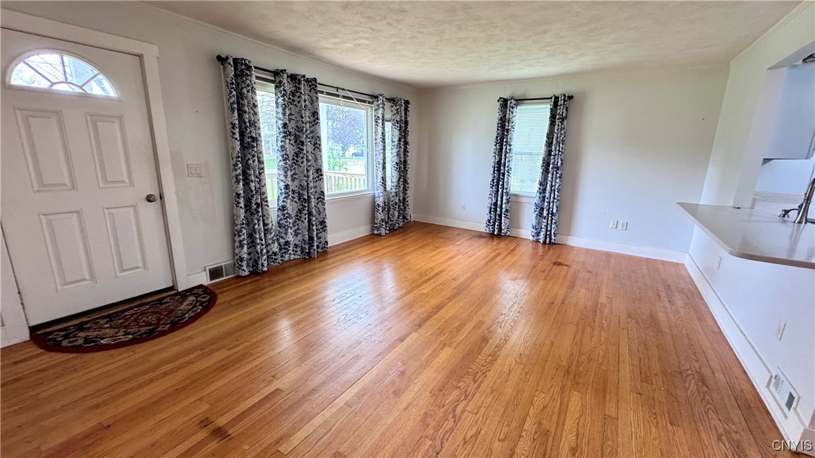3825 East St Rd St, Skaneateles, New York image 8
