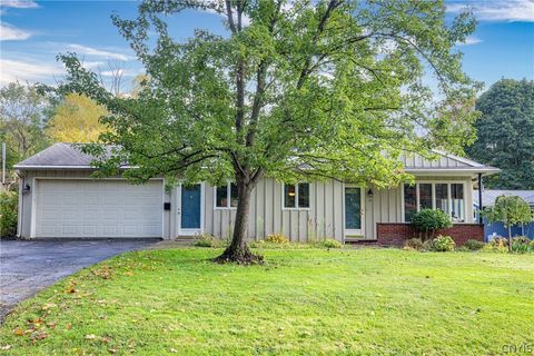 Homes For Rent - 35 Lakeview Circle<br/> Skaneateles, NY 13152
