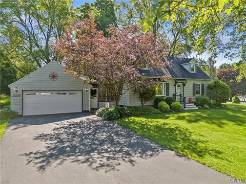 Homes For Sale - 225 Kasson Road<br/> Camillus, NY 13031