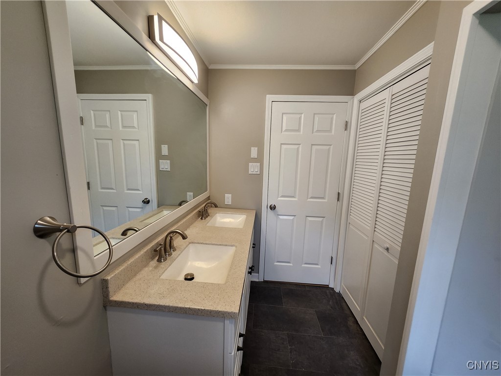 5900 Lathrop Drive, Cicero, New York image 20