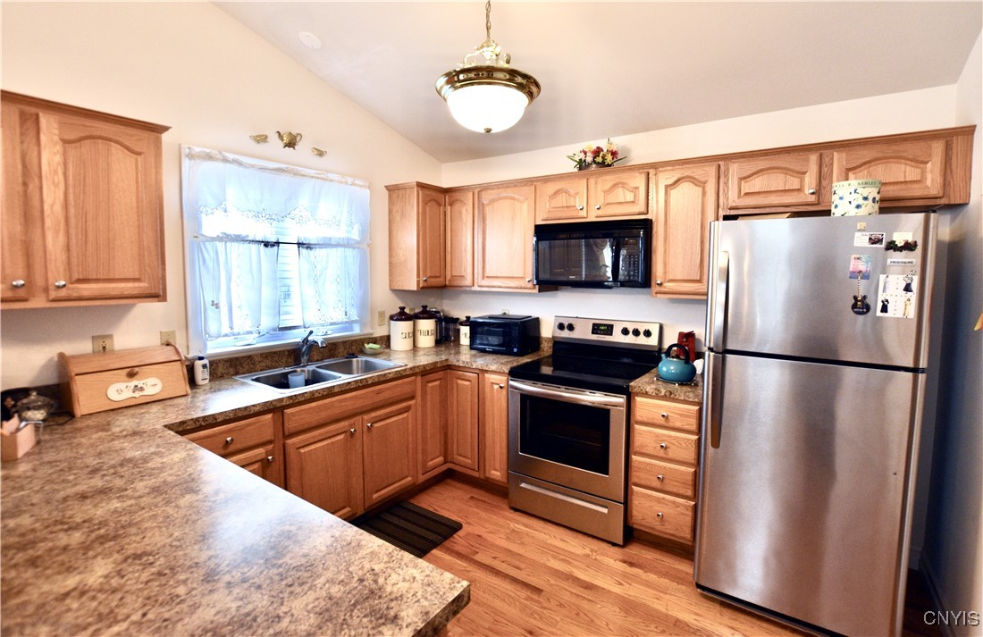 3779 Neptune Lane, Camillus, New York image 6