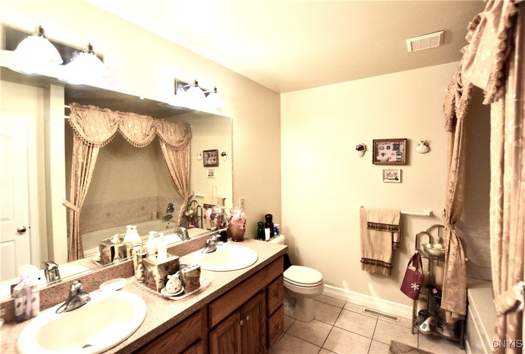3779 Neptune Lane, Camillus, New York image 7