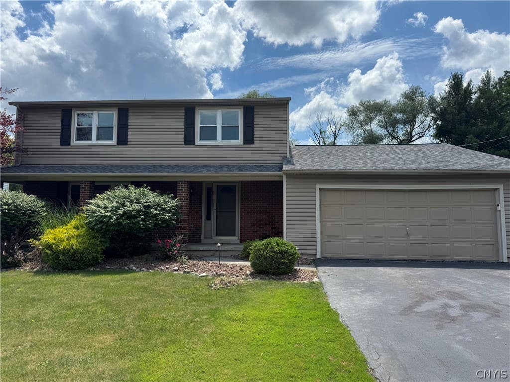 Photo of 110 Lake Country Drive, Geddes, NY 13209 (MLS # S1697397)