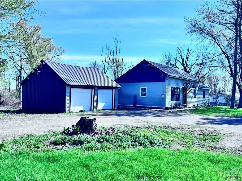 Photo of 6913 Lowell Road, Westmoreland, NY 13440 (MLS # S1701387)