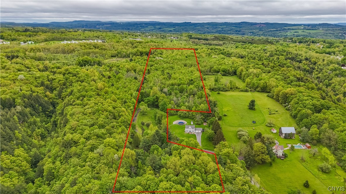 58 Cascade Drive, New Hartford, New York image 4