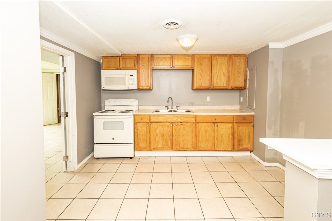 115 Matterson Avenue, Camillus, New York image 26