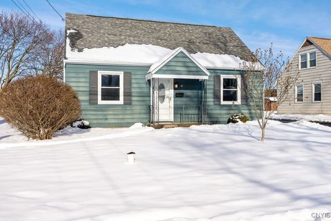 Photo of 21 Grover Street, DeWitt, NY 13057 (MLS # S1654414)