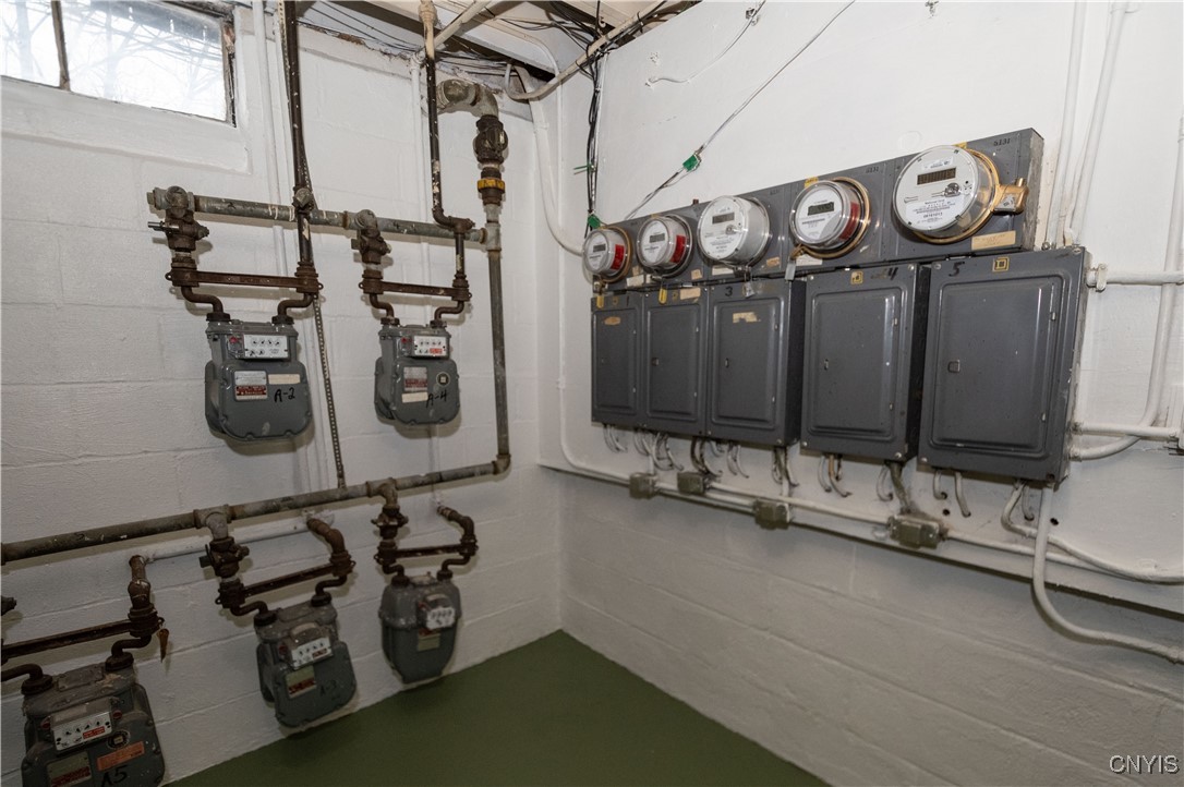 Syracuse, New York 13203, United States, 5 Bedrooms Bedrooms, ,Residential,Pending,15623