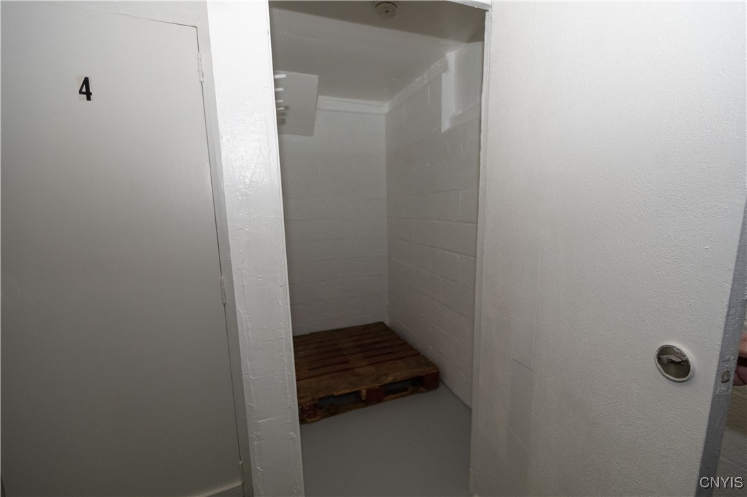 Syracuse, New York 13203, United States, 5 Bedrooms Bedrooms, ,Residential,Pending,15623