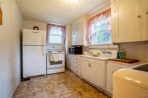 Tiny photo for 8 Herkimer Street, Fairfield, NY 13406 (MLS # S1721436)