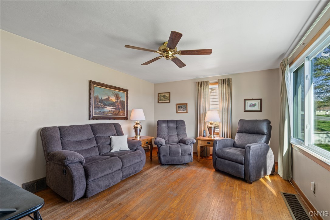 126 W Dauenhauer Street, Manlius, New York image 7