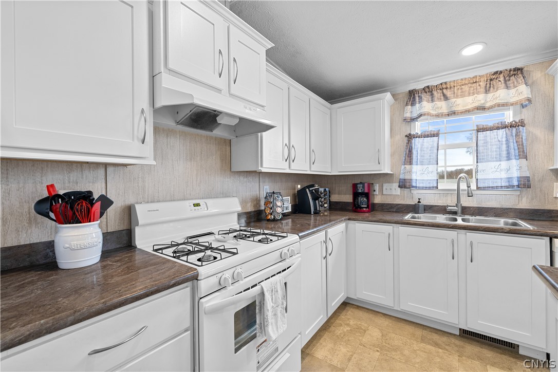 114 Pazdur Boulevard S