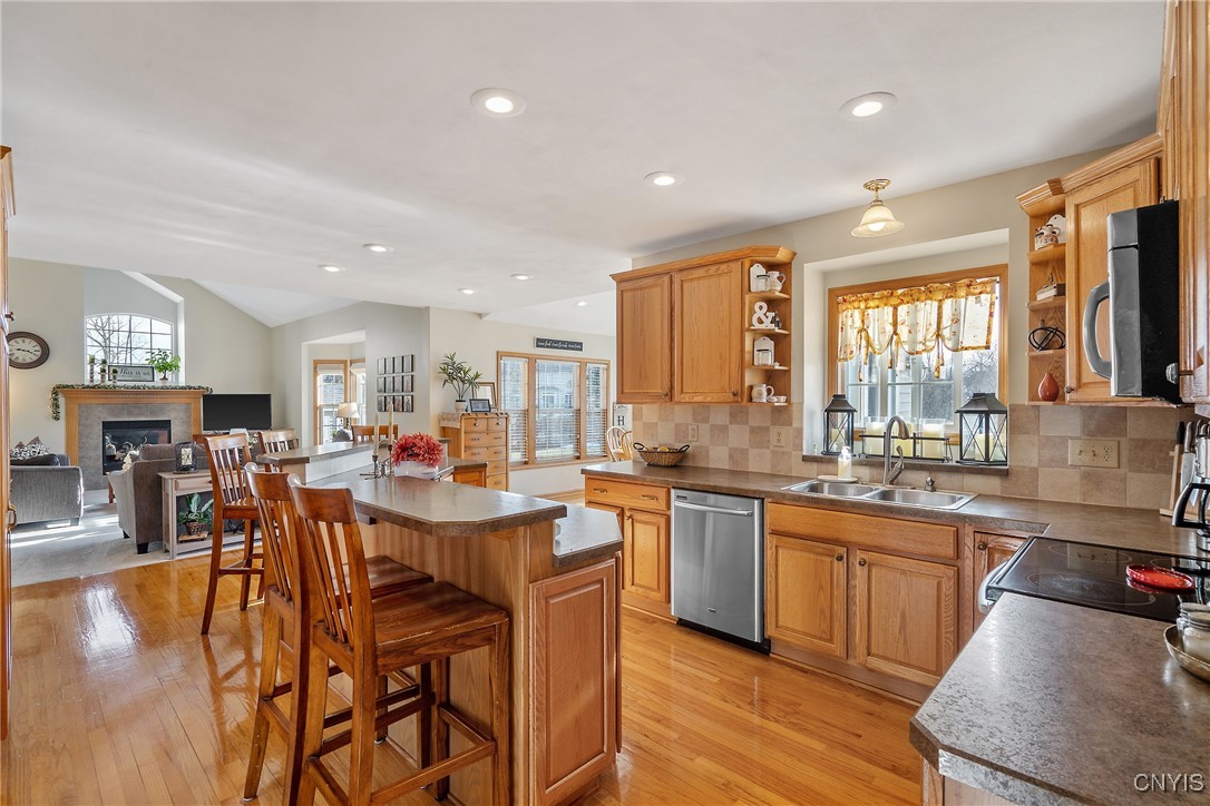 6259 Addison Loomis, Cicero, New York image 12