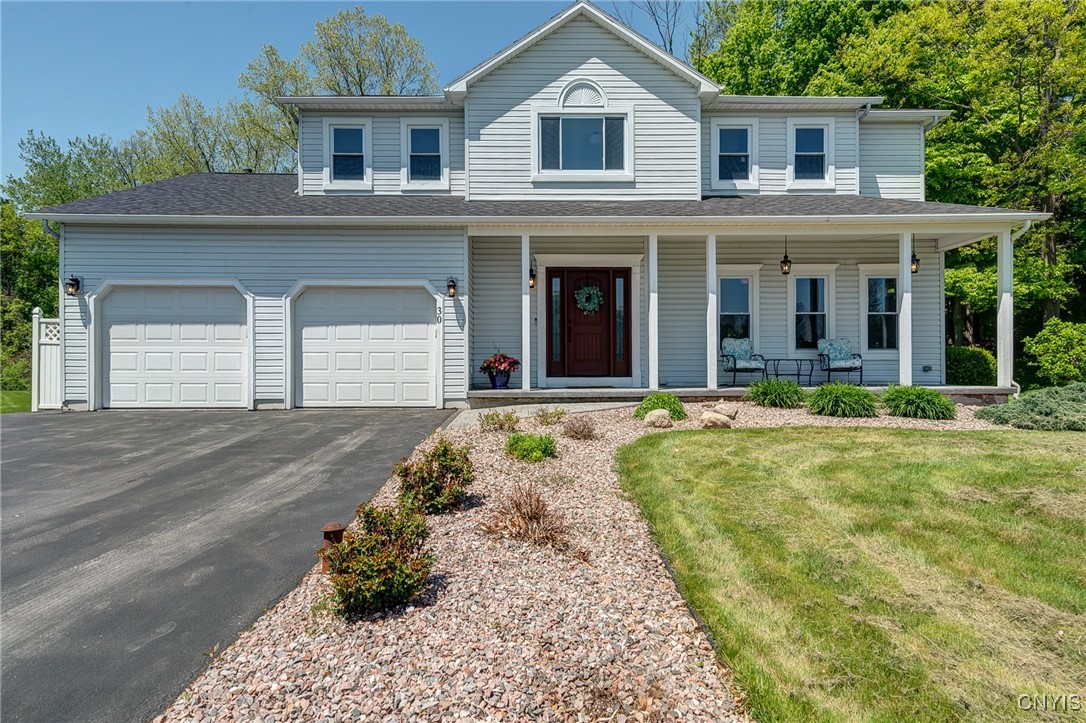 30 Orangewood Drive, Clay, New York image 1