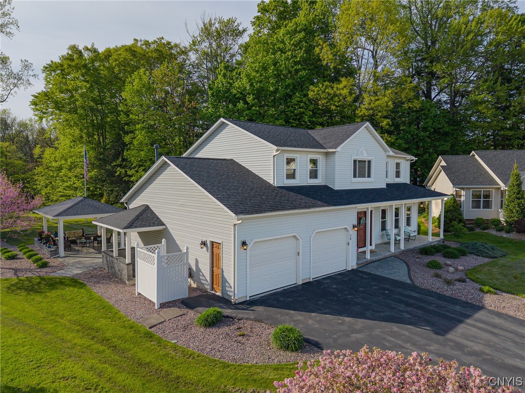 30 Orangewood Drive, Clay, New York image 2